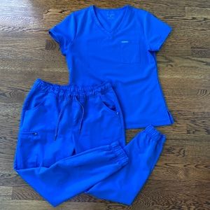 Jaanuu Scrub Jogger Set